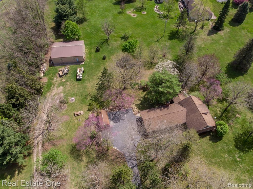9050 Earhart Road, South Lyon, MI 48178 — Photo 49