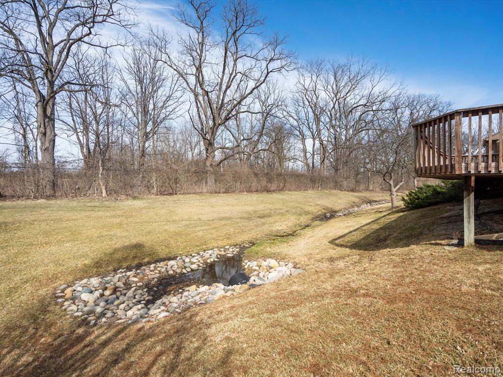 4738 MULBERRY WOODS Circle, Ann Arbor, MI 48105 — Photo 35