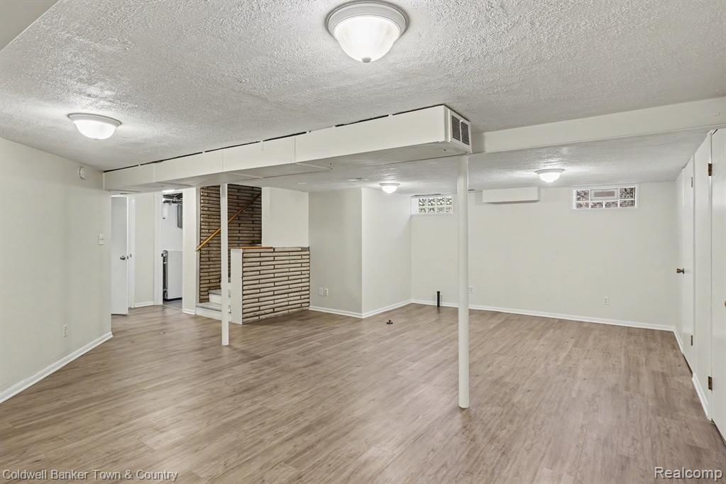 17360 Redwood Avenue, Southfield, MI 48076 — Photo 20