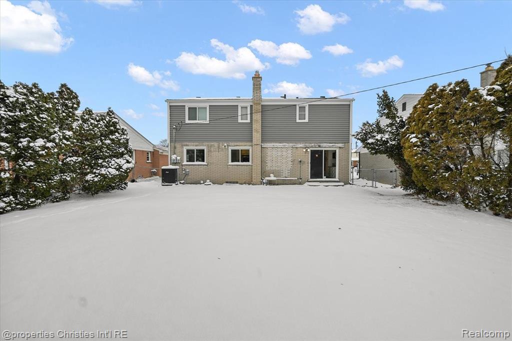 26010 Marlowe Place, Oak Park, MI 48237 — Photo 8