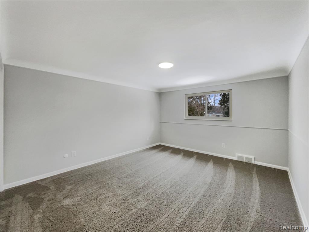 53044 Ruann Drive, Shelby Twp, MI 48316 — Photo 13