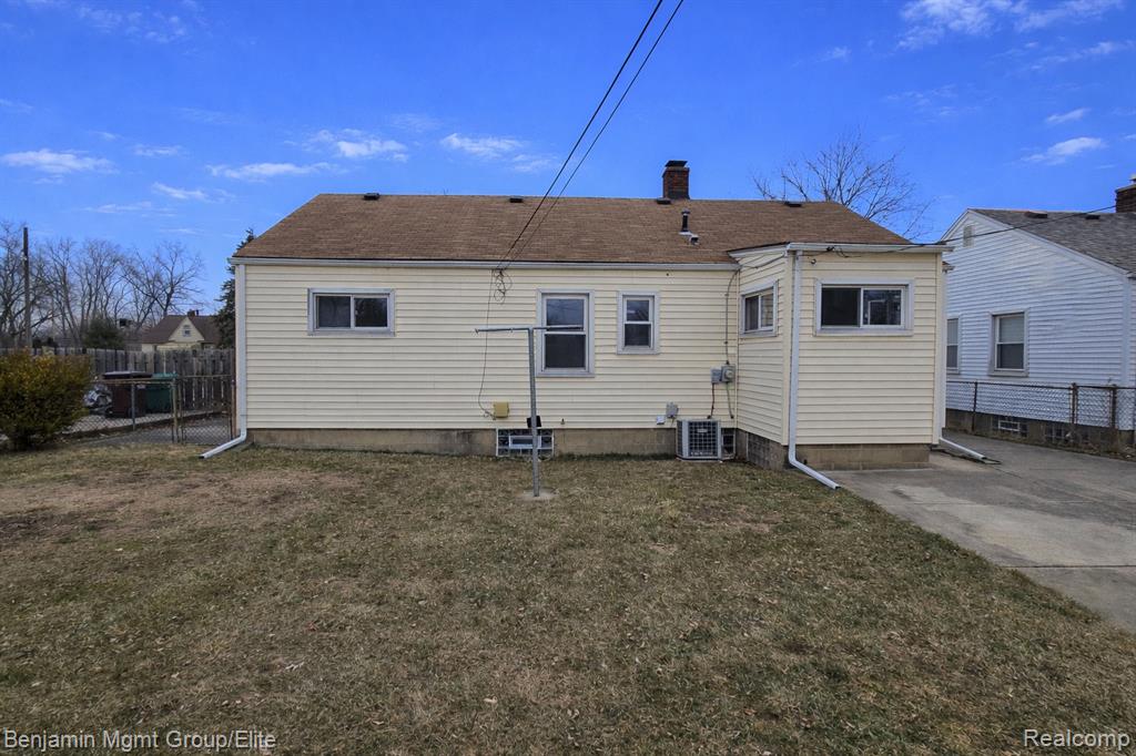 28461 Marquette Street, Garden City, MI — Photo 18