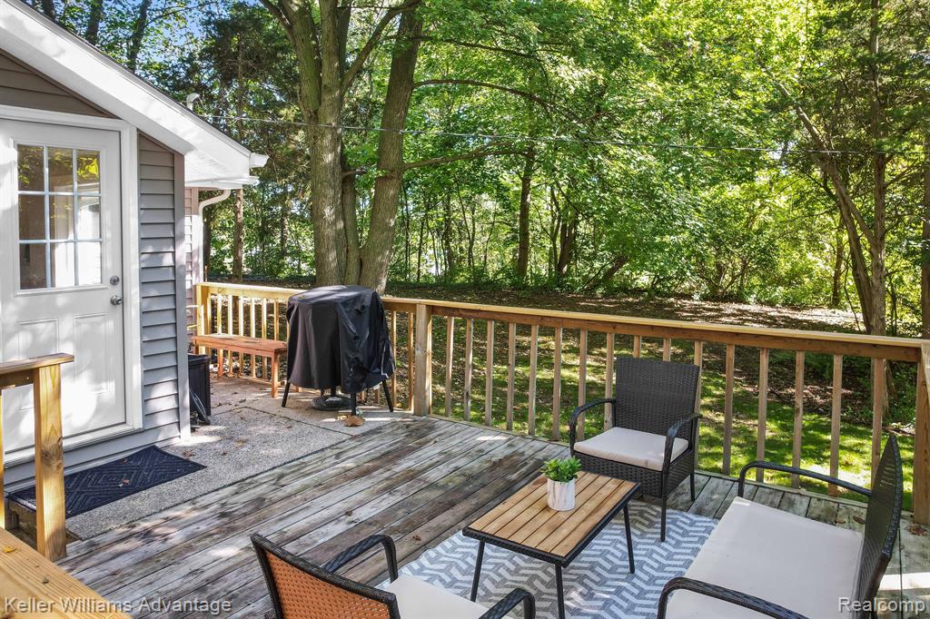 7466 LONGWORTH Drive, Brighton, MI 48116 — Photo 4
