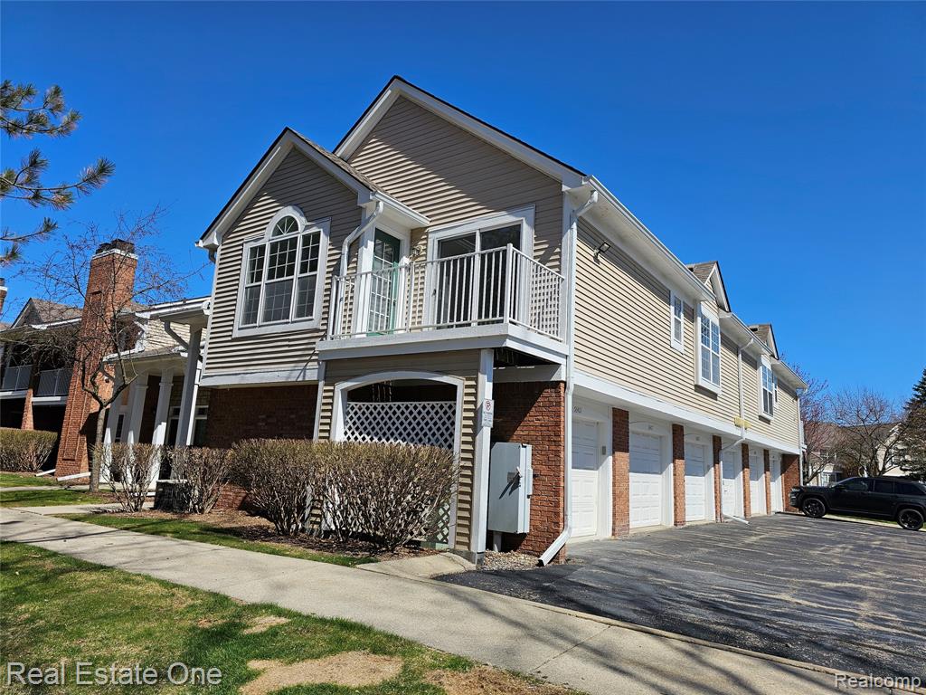 56401 Scotland Boulevard, Shelby Twp, MI 48316 — front exterior