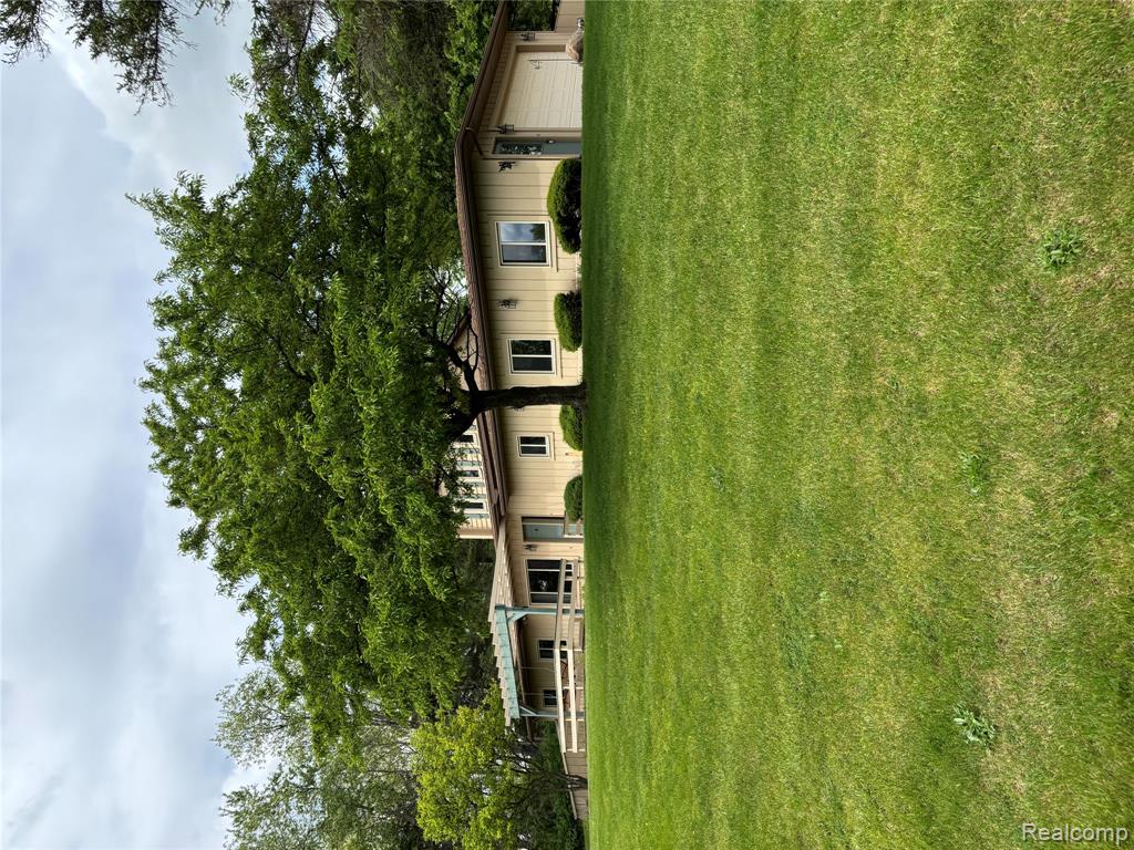 885 Lake Forest Drive, Lapeer, MI 48446 — Photo 2