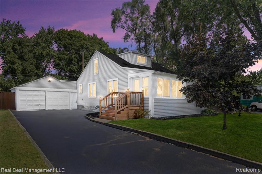 4414 Monroe Avenue, Waterford, MI 48329 — front exterior