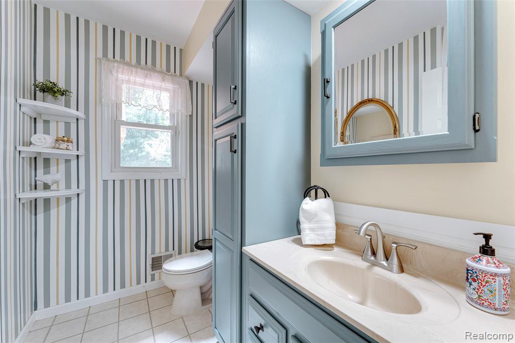44827 Leslie Lane, Canton, MI 48187 — Photo 22