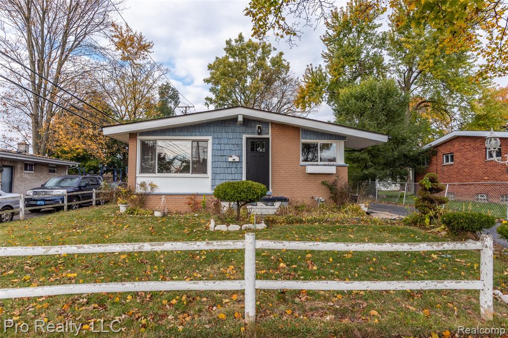 399 Boyd Street, Pontiac, MI 48342 — front exterior