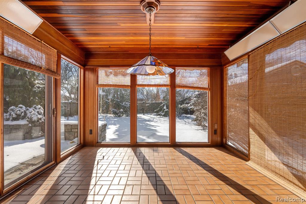 1239 WASHTENAW Avenue, Ypsilanti, MI 48197 — Photo 5