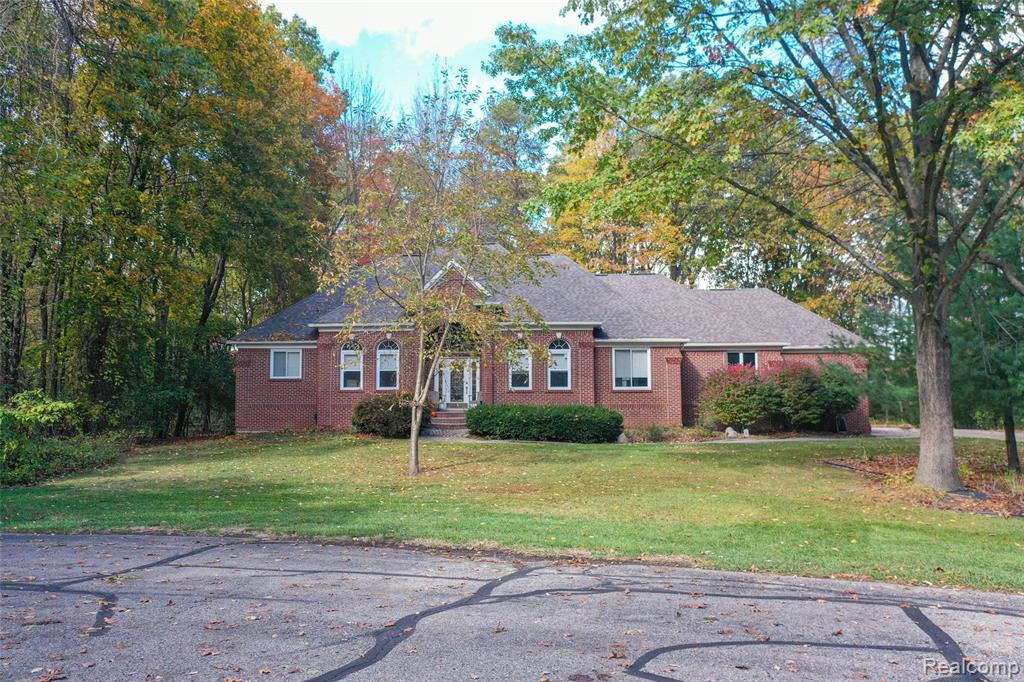 5812 Pine Breeze Drive, Clarkston, MI — Photo 33