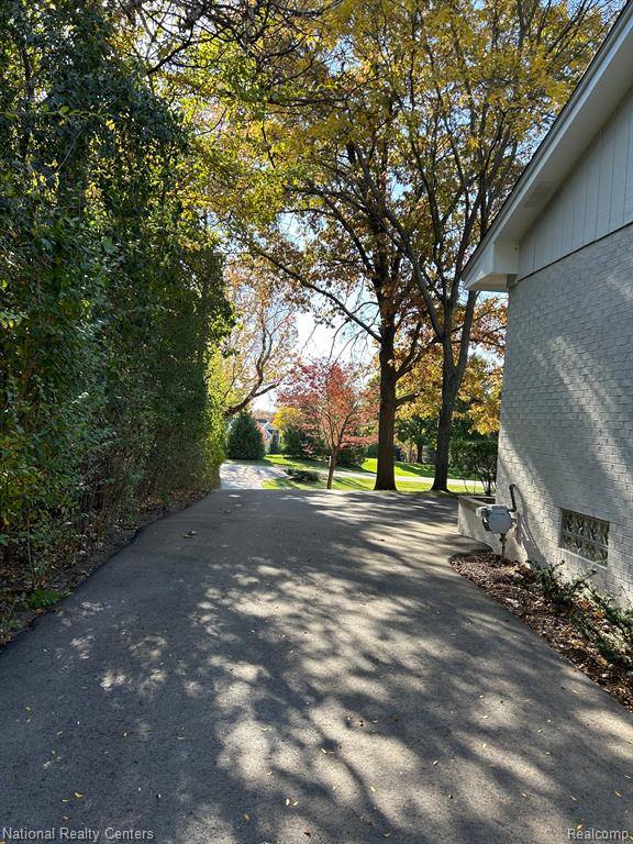 6050 UPPER STRAITS Boulevard, West Bloomfield, MI 48324 — Photo 43