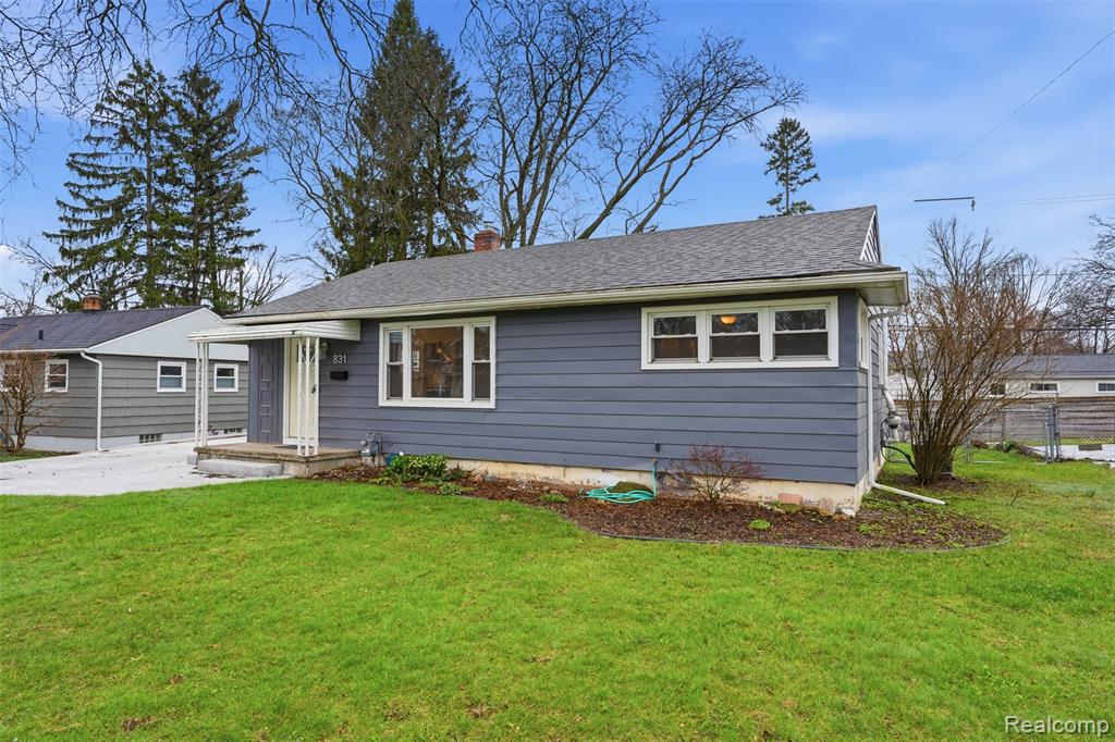 831 Loyola Drive - Photo 4