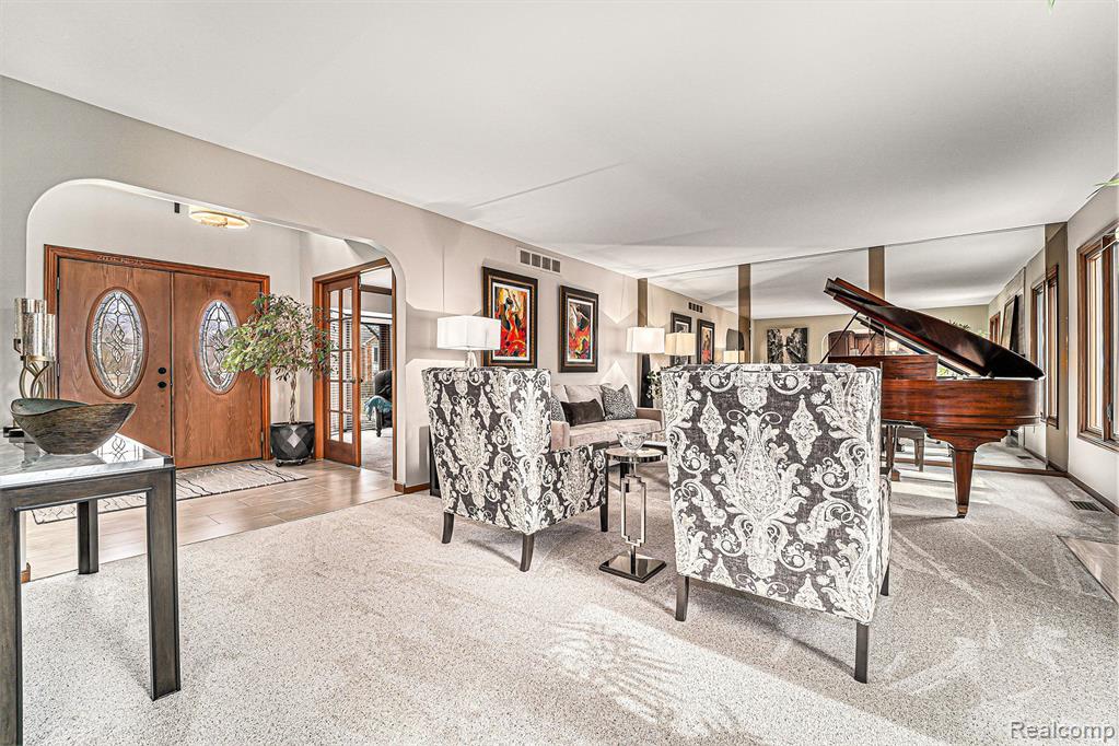 530 KENTUCKY Drive, Rochester Hills, MI 48307 — Photo 8