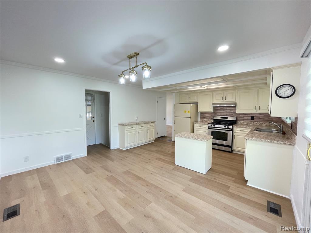 32827 DOVER Avenue, Warren, MI 48088 — Photo 9