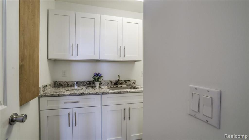 748 Eltham Court, Ann Arbor, MI 48103 — Photo 43