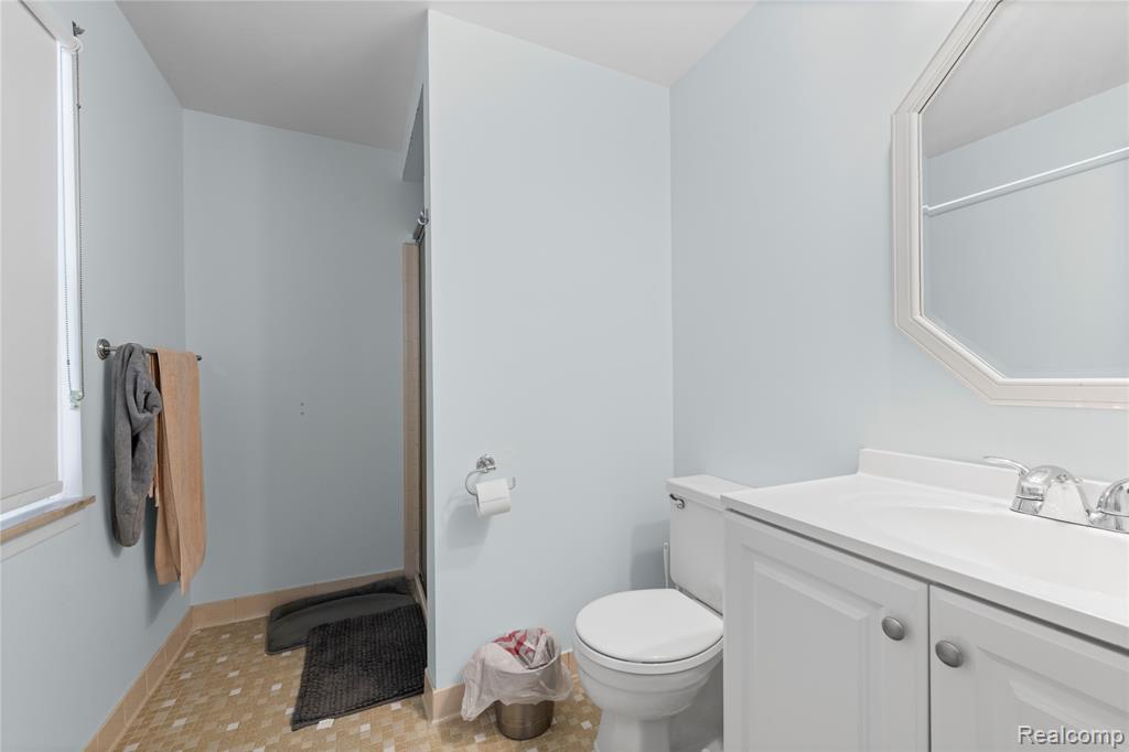 18250 Ryanwood Drive, Riverview, MI 48193 — Photo 19