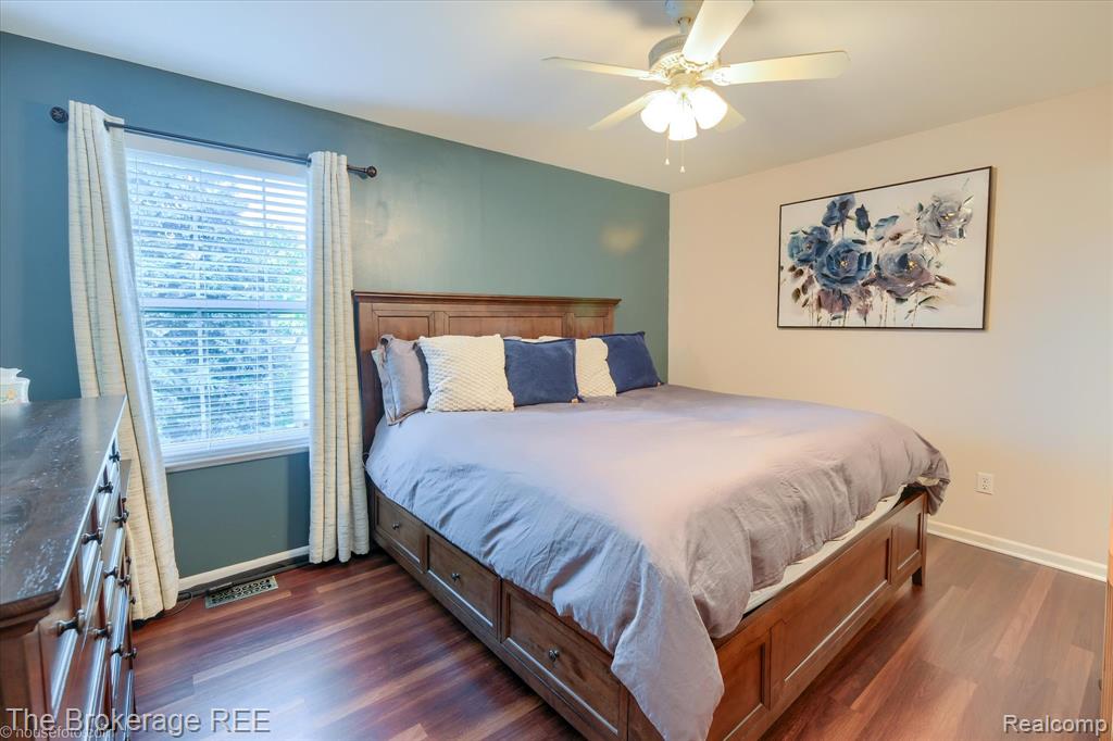 5281 Magnolia Drive, Grand Blanc, MI 48439 — Photo 24