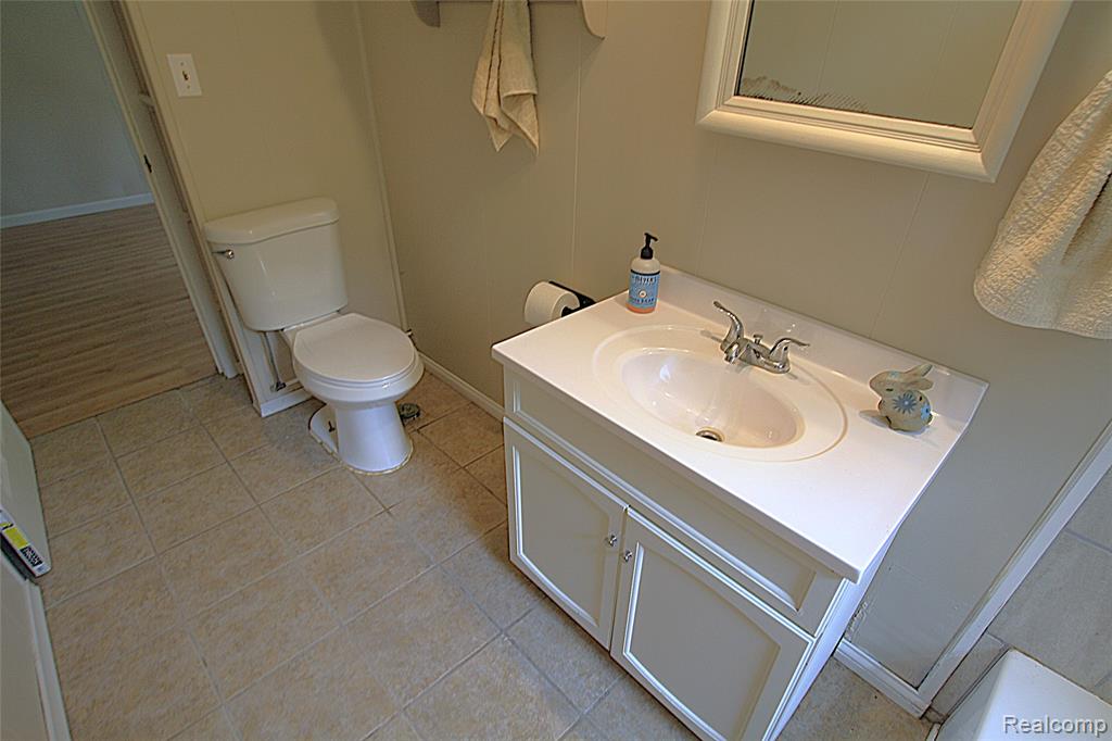 5964 Kader Drive, Flint, MI 48506 — Photo 12