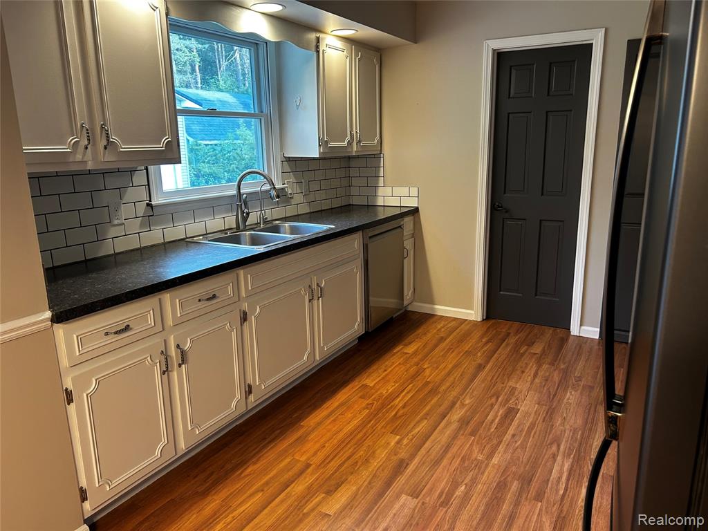 5440 Deland Road, Flushing, MI 48433 — Photo 4