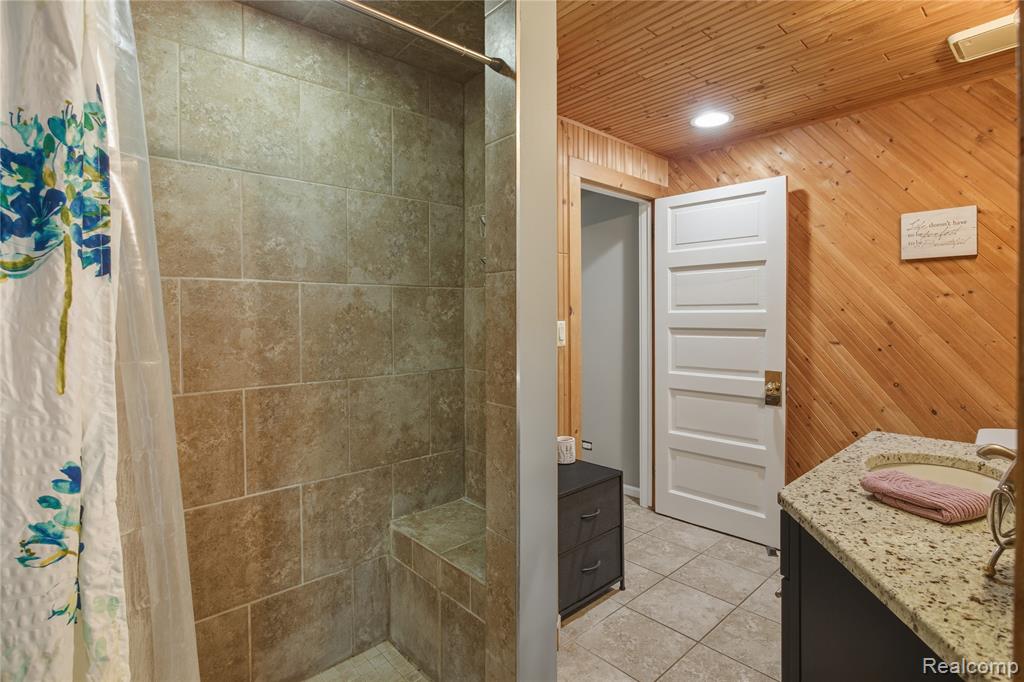 703 Parkdale Road, Rochester, MI 48307 — Photo 13