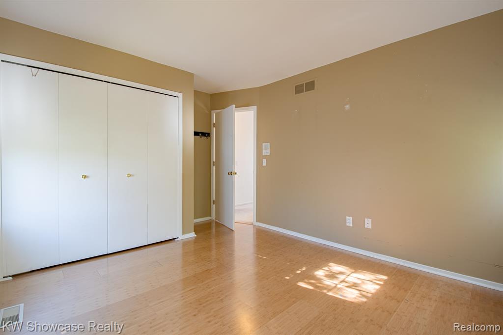 1420 POND VIEW, Wixom, MI 48393 — Photo 21