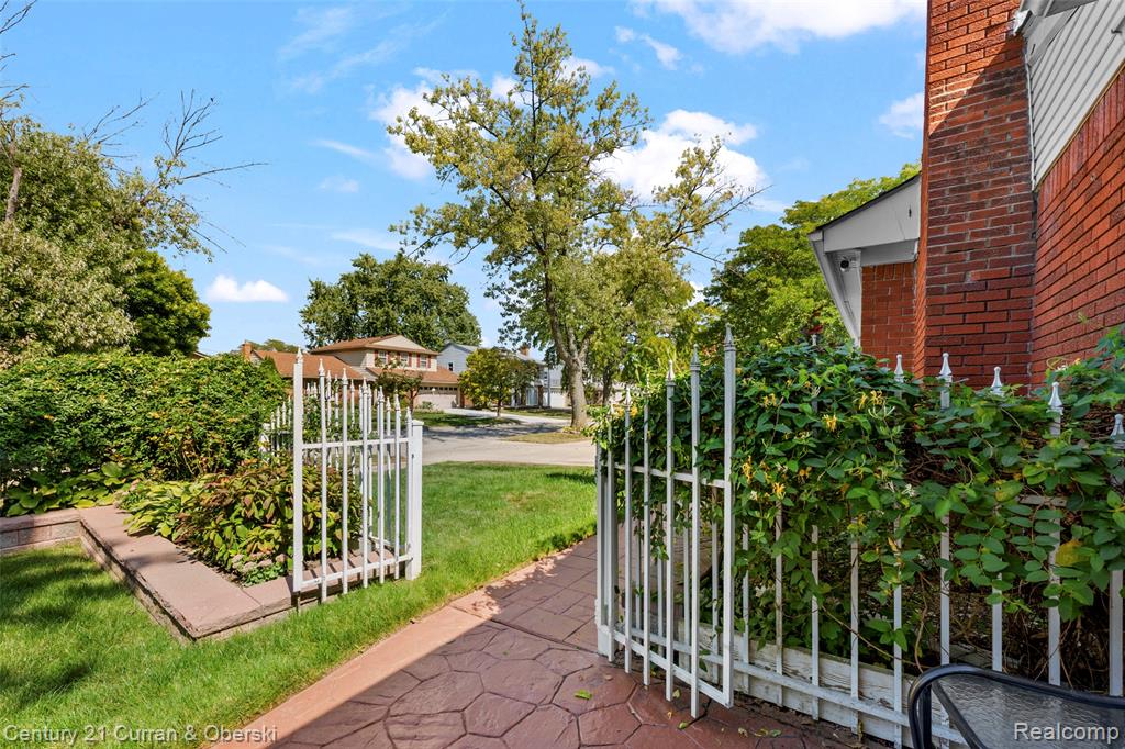741 Berwyn Street, Dearborn Heights, MI 48127 — Photo 46