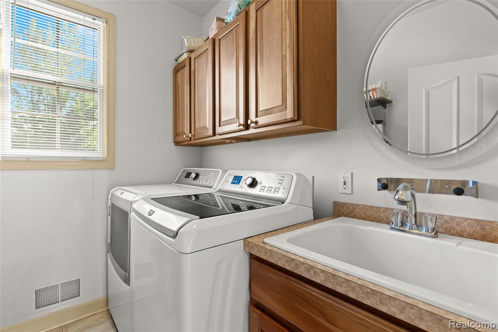 18031 Stonebrook Drive, Northville, MI 48168 — Photo 22