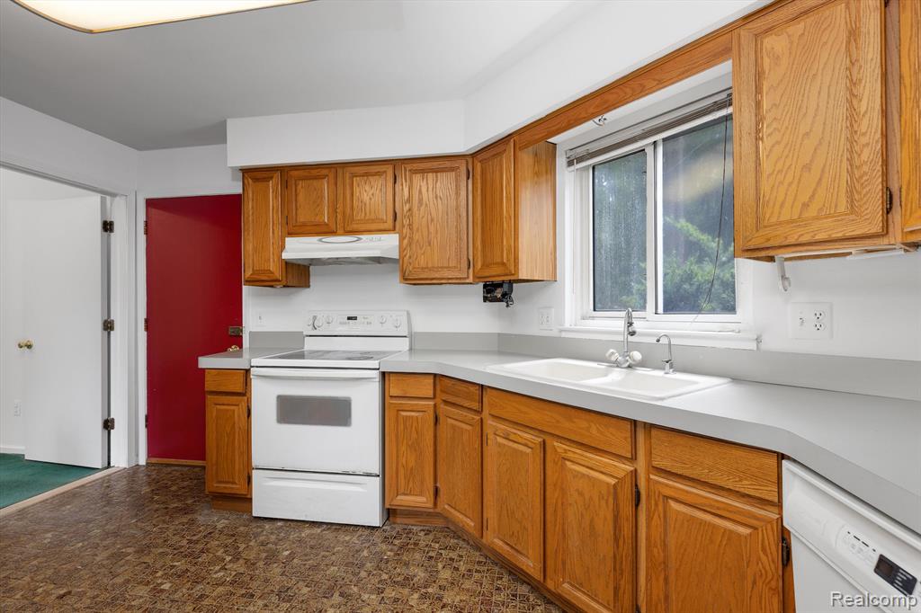 5462 BOYNE HIGHLAND Trail, Clarkston, MI 48348 — Photo 7