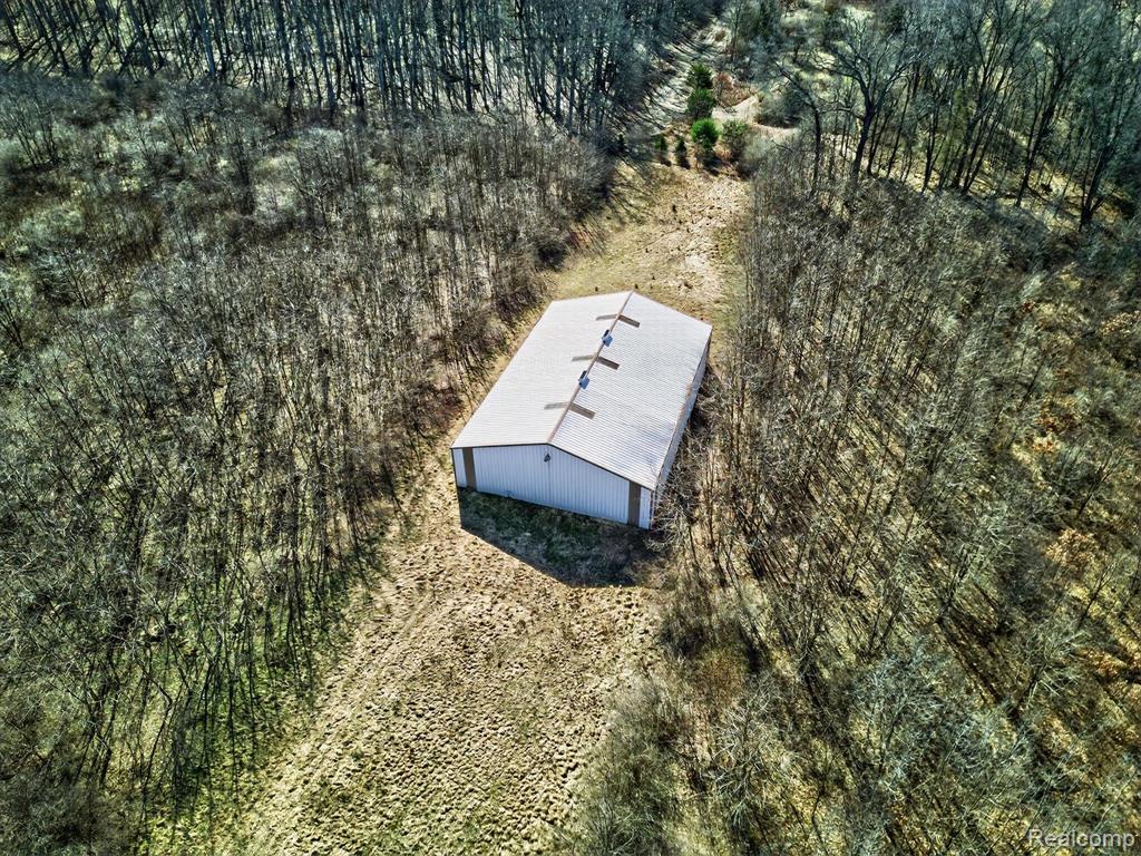 2551 Patterson Lake Road, Pinckney, MI 48169 — Photo 90