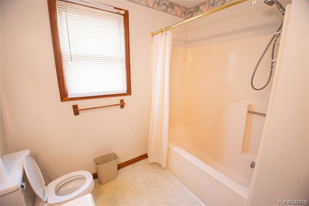 808 Vivian Lane, Oxford, MI 48371 — Photo 13