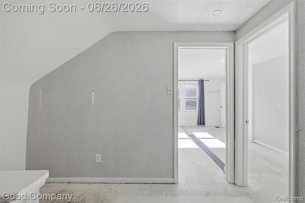 520 E Muir Avenue, Hazel Park, MI 48030 — Photo 21