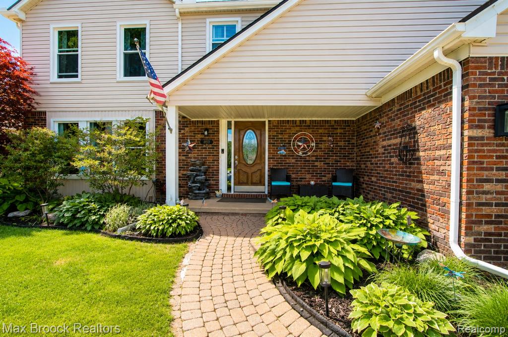 8952 Cynthia Court, Commerce Twp, MI 48382 — Photo 6