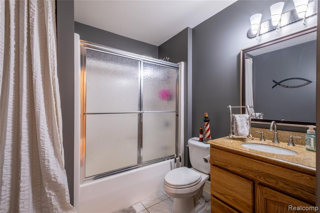 1255 Glendale Street, Burton, MI 48509 — Photo 25