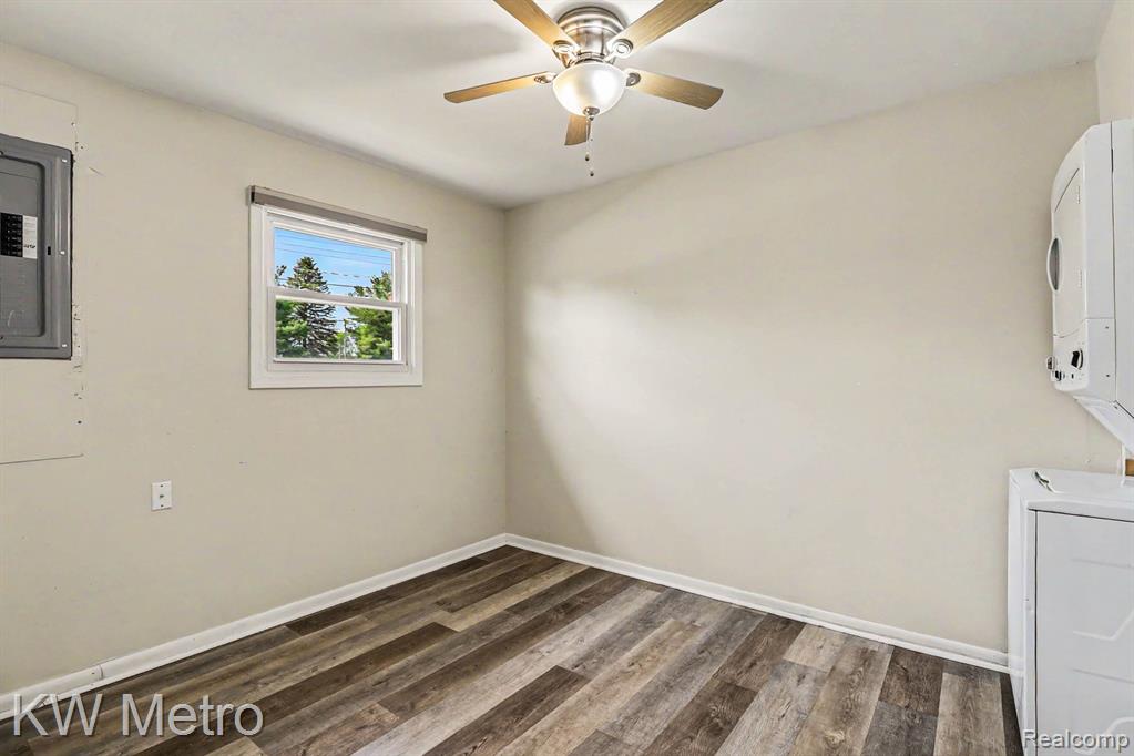 657 Dunleavy Drive, Highland, MI 48356 — Photo 12