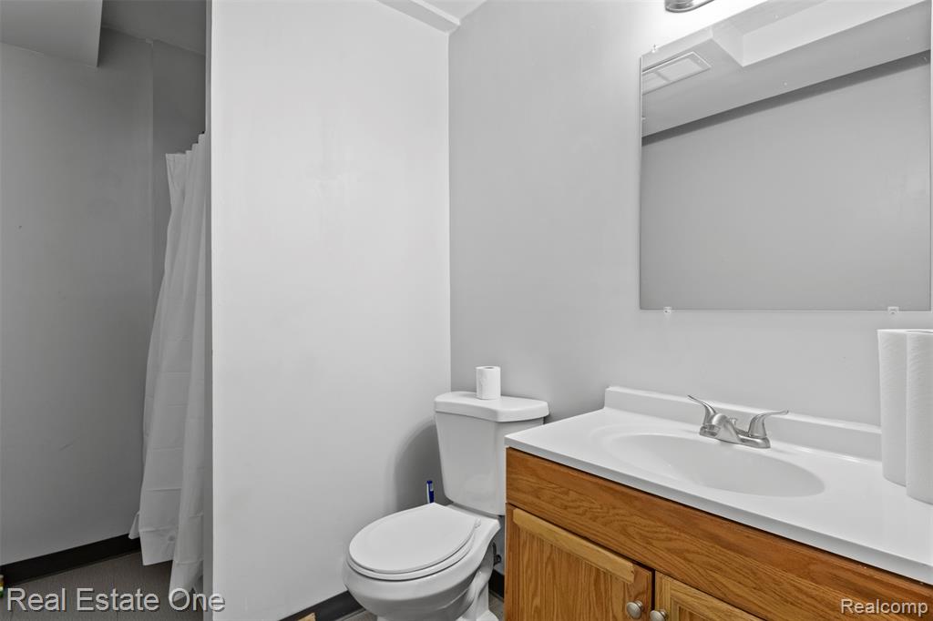 43275 Pond Bluff Drive, Belleville, MI 48111 — Photo 15
