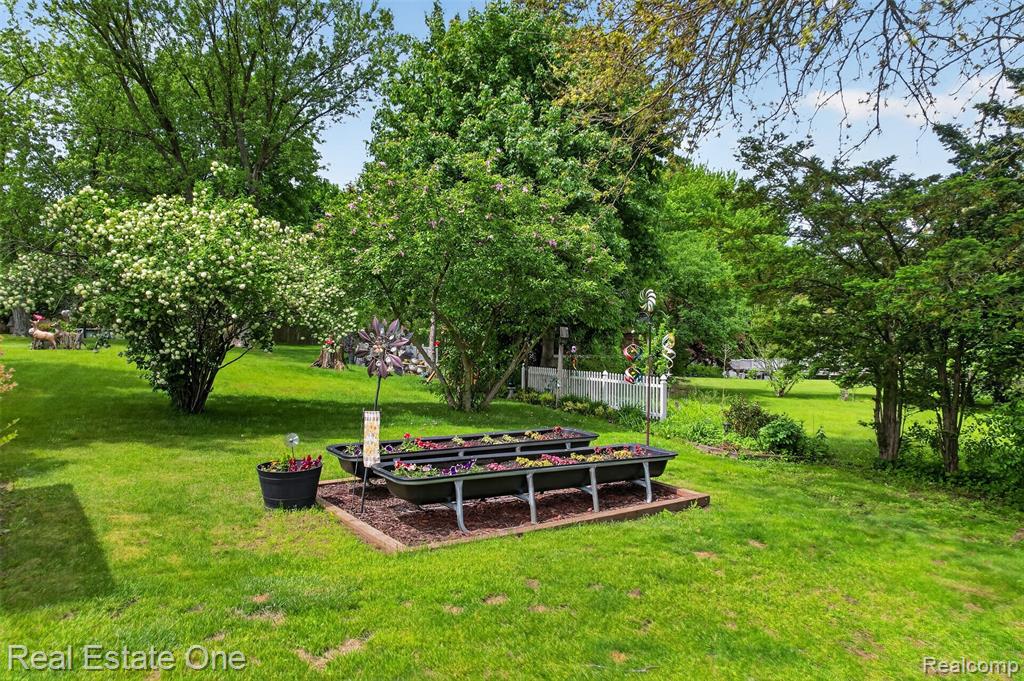 2802 Costa Mesa Road, Waterford, MI 48329 — Photo 39