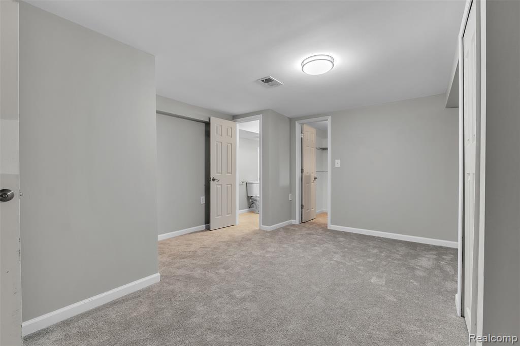 5310 Pond Bluff Drive, West Bloomfield, MI 48323 — Photo 67