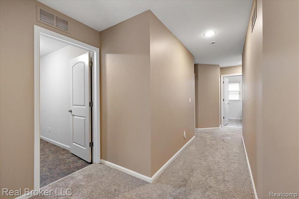 5633 GOLF POINTE Drive, Clarkston, MI 48348 — Photo 62