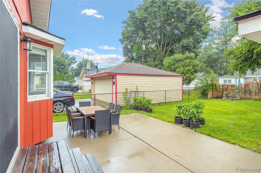 9939 Deering Street, Livonia, MI 48150 — Photo 41