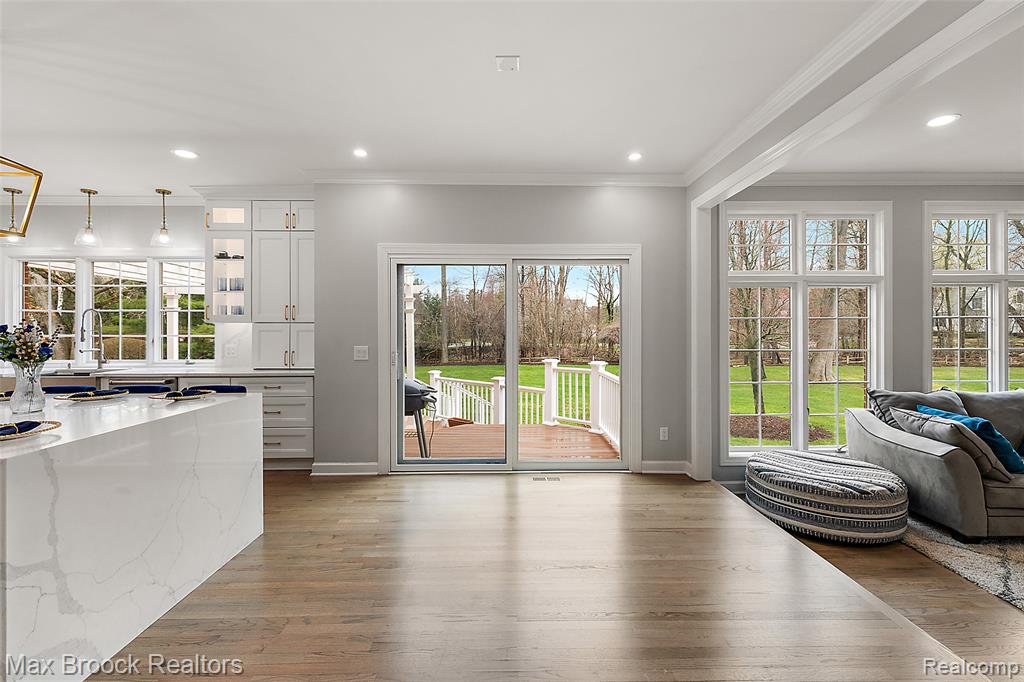 945 Wellsley Court, Bloomfield Hills, MI 48304 — Photo 14