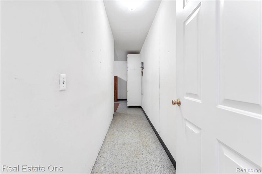 23027 FAIRLANE Boulevard, Woodhaven, MI 48183 — Photo 19
