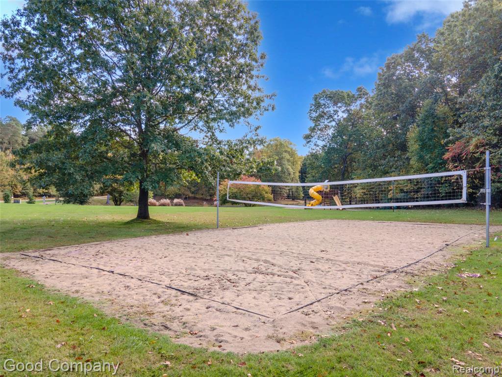 8726 Sunrise Mist Drive, Pinckney, MI 48169 — Photo 60