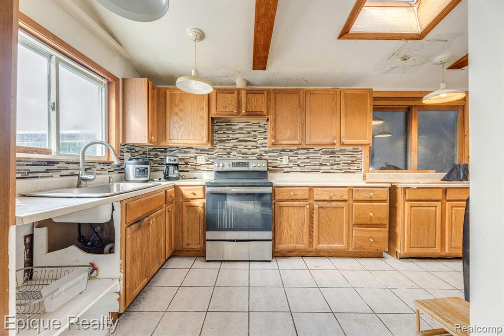 4404 N River Road, Fort Gratiot, MI 48059 — Photo 8