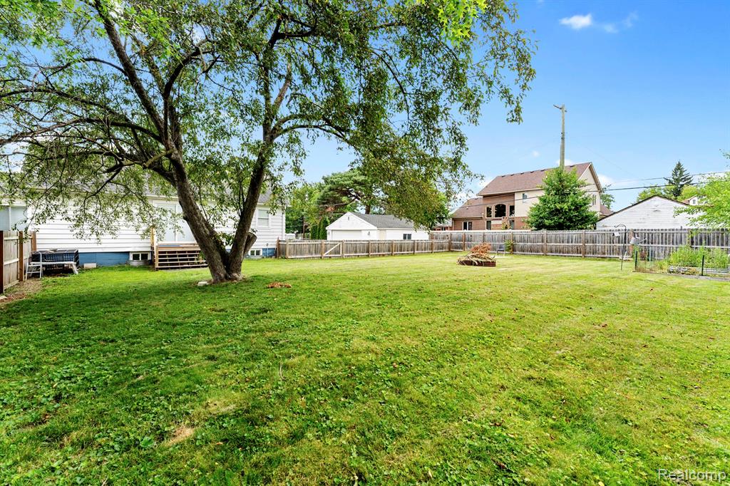 448 Bondie Street, Wyandotte, MI 48192 — Photo 24