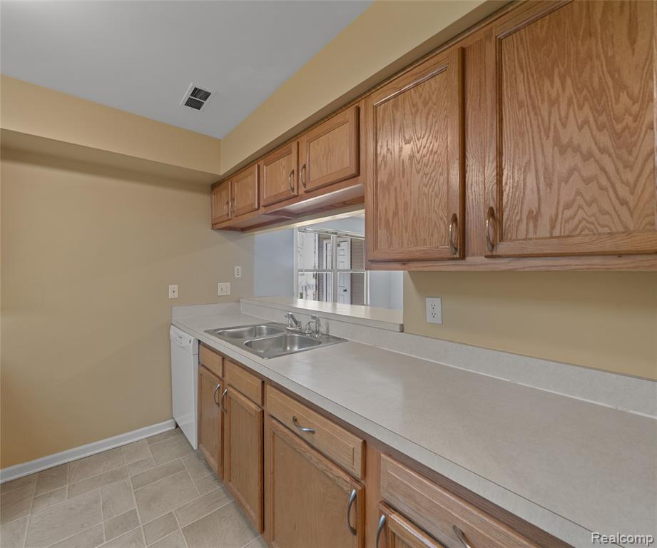 101 Fieldcrest Street, Ann Arbor, MI 48103 — Photo 9