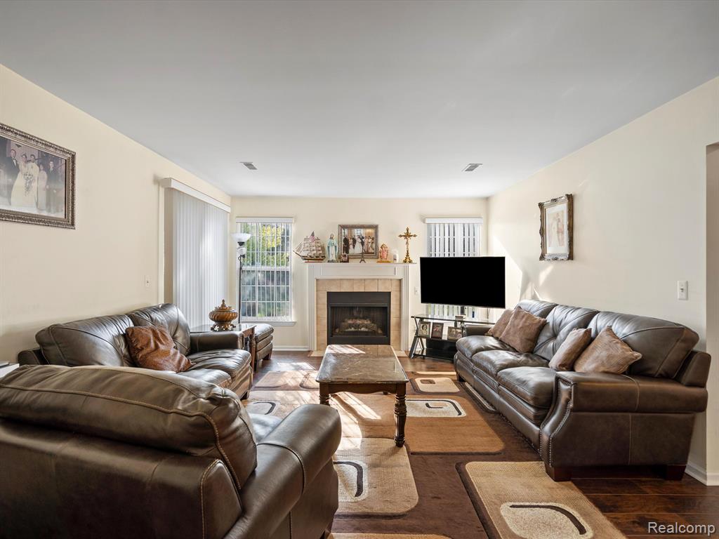 4043 BERKSHIRE Drive, Sterling Heights, MI 48314 — Photo 10