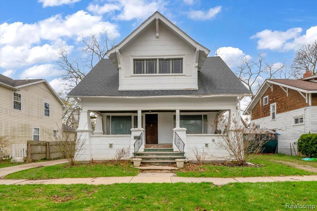 717 N Madison Street, Lapeer, MI 48446 — front exterior