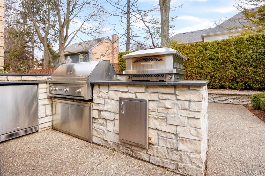 10 Sycamore Lane, Grosse Pointe, MI 48230 — Photo 12