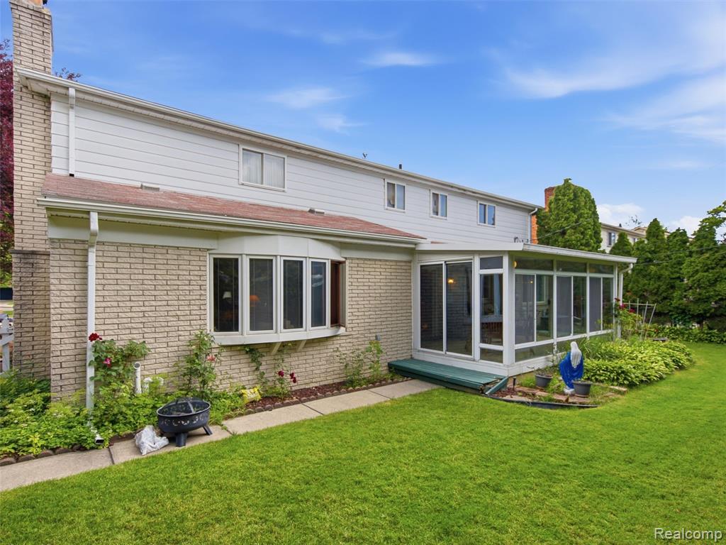 883 Briarcliff Drive, Grosse Pointe, MI 48236 — Photo 42