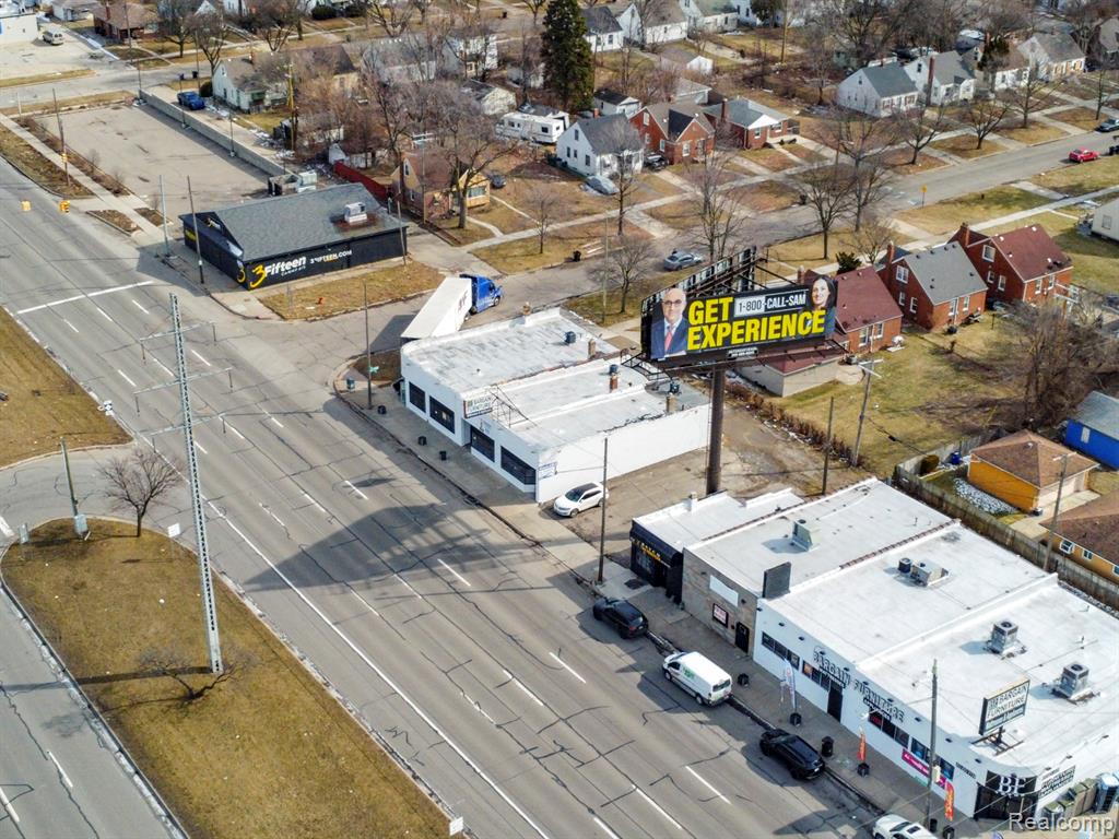 12744 E 8 Mile Road - Photo 2